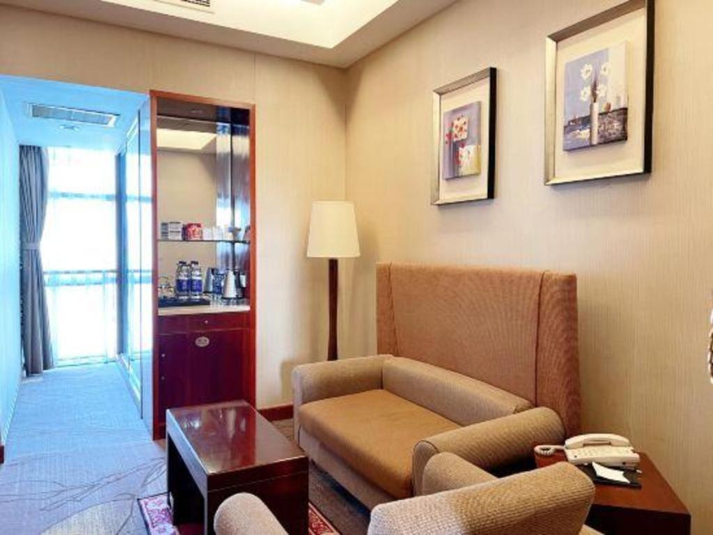 Qingdao Blue Horizon Hotel Licang Esterno foto