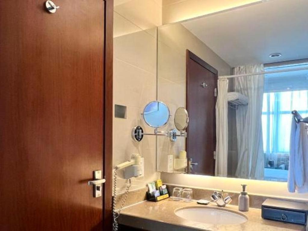 Qingdao Blue Horizon Hotel Licang Esterno foto