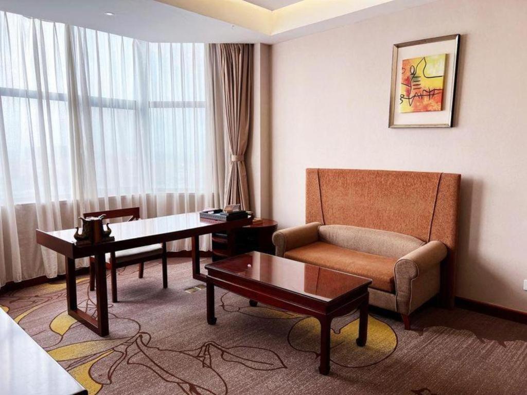 Qingdao Blue Horizon Hotel Licang Esterno foto