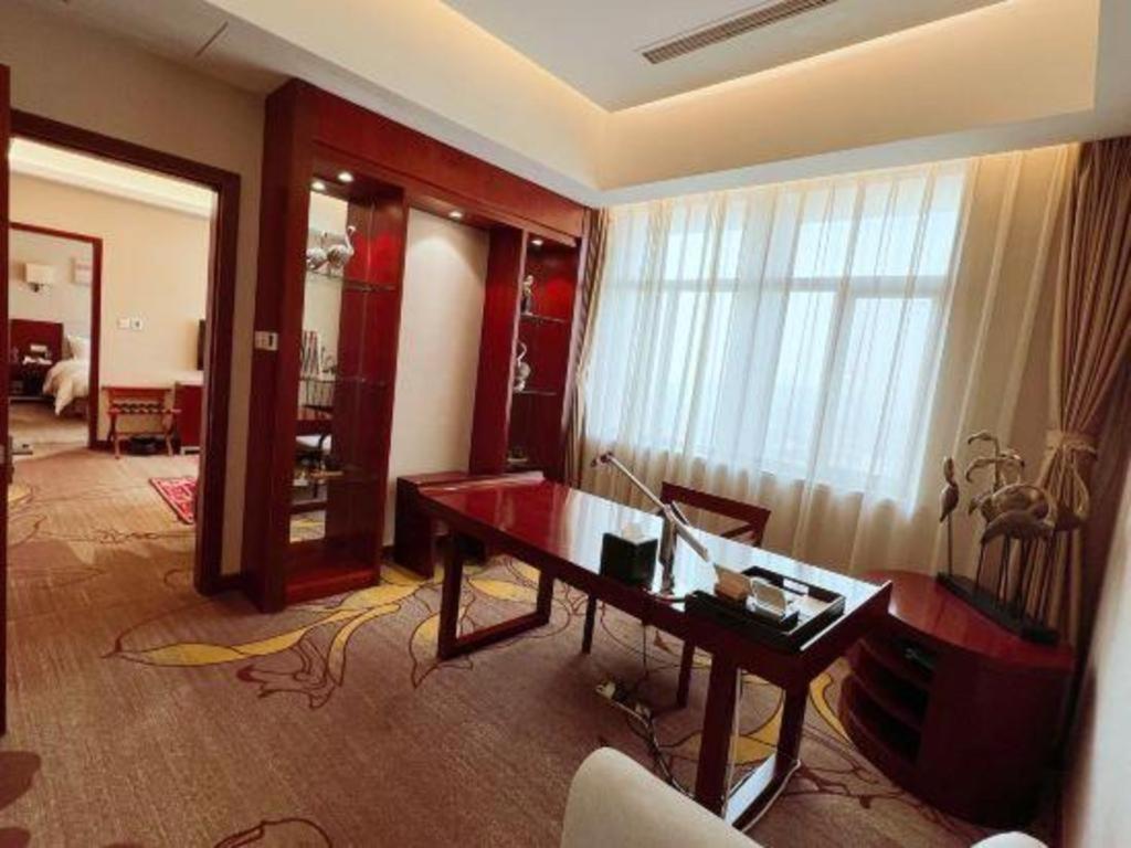Qingdao Blue Horizon Hotel Licang Esterno foto